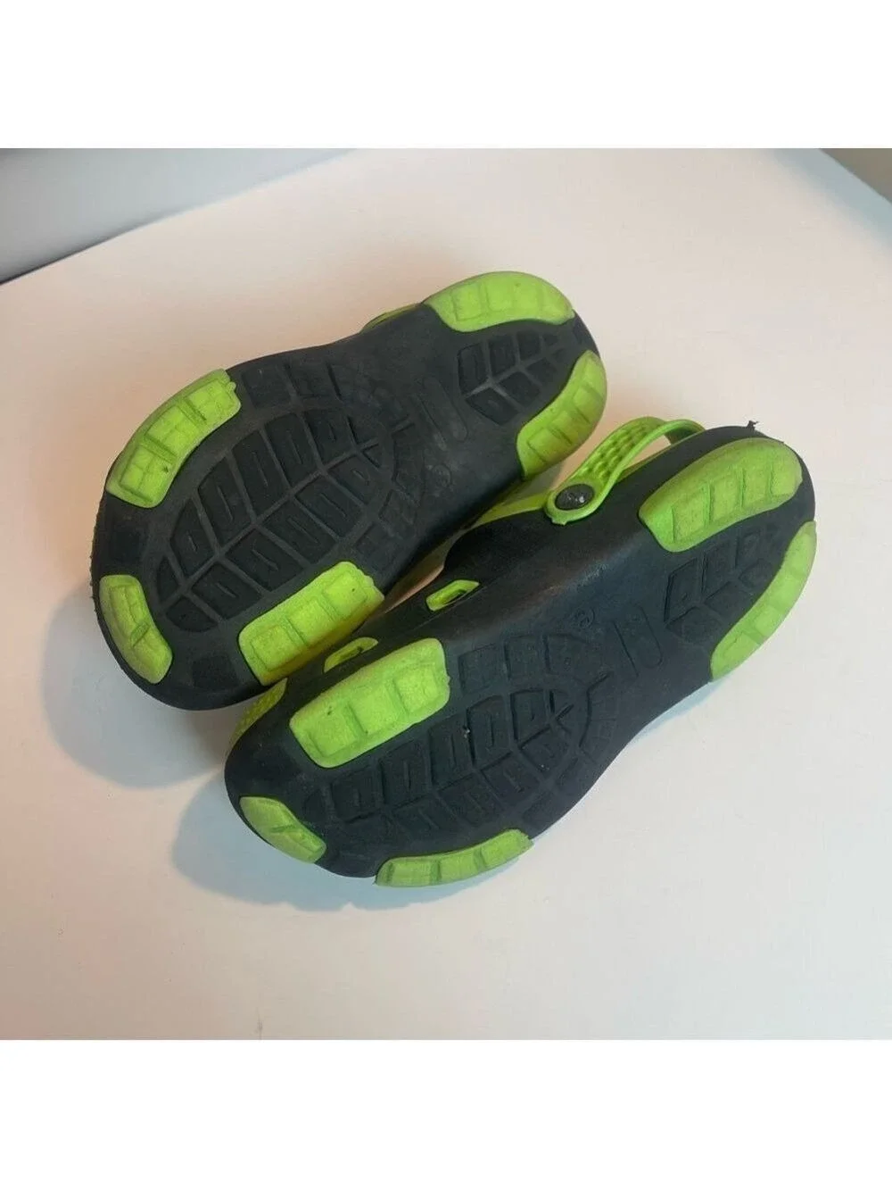 Boys waterproof shoes slides green black for pool or beach Sz 35 EU